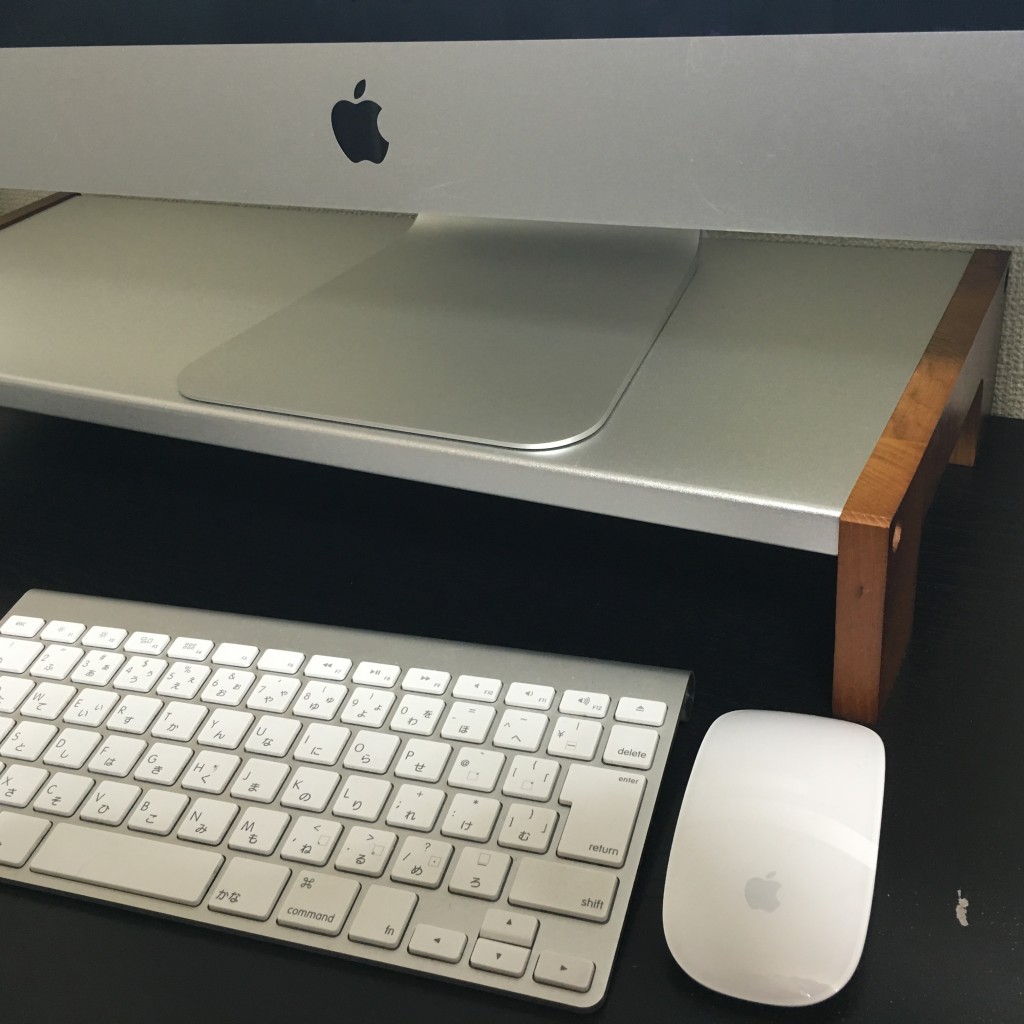 iMac用の机上台Deskit ALUMI(デスキット アルミ)